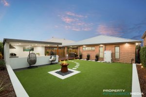 Real Estate photography - Manicured lawn
